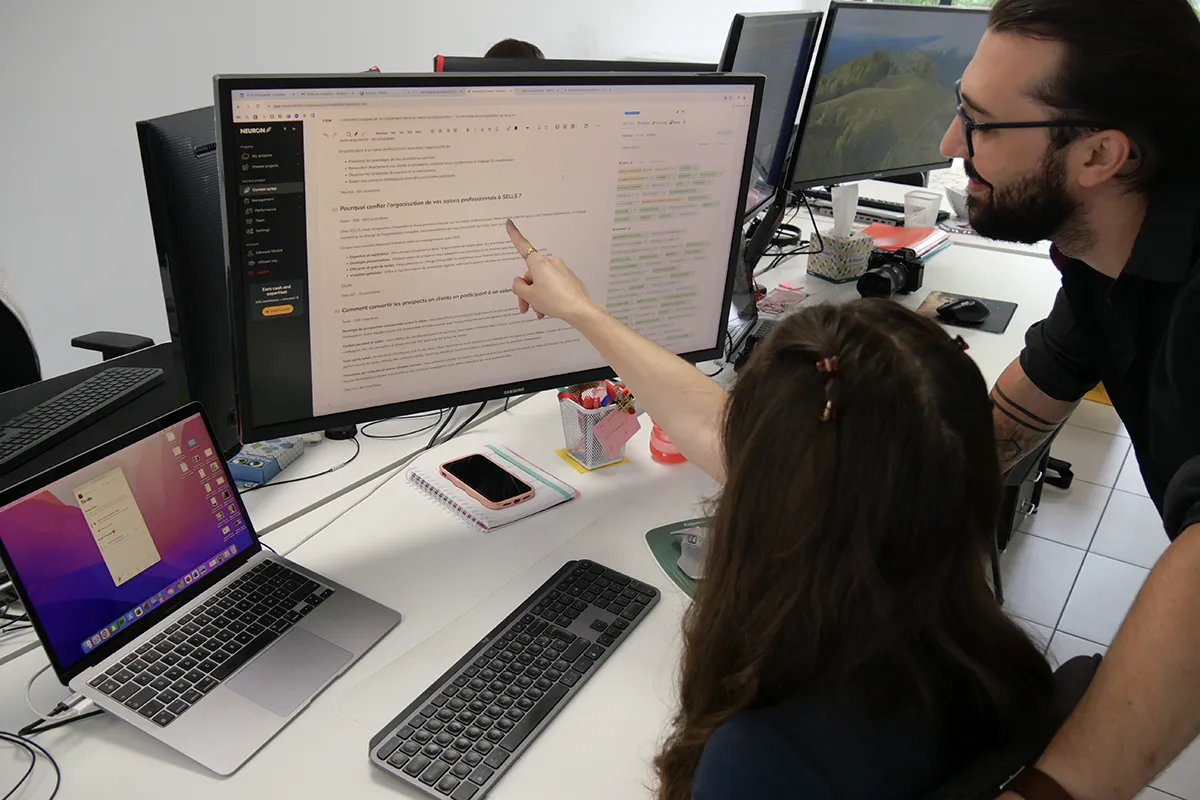 Redaction de contenu et varification des